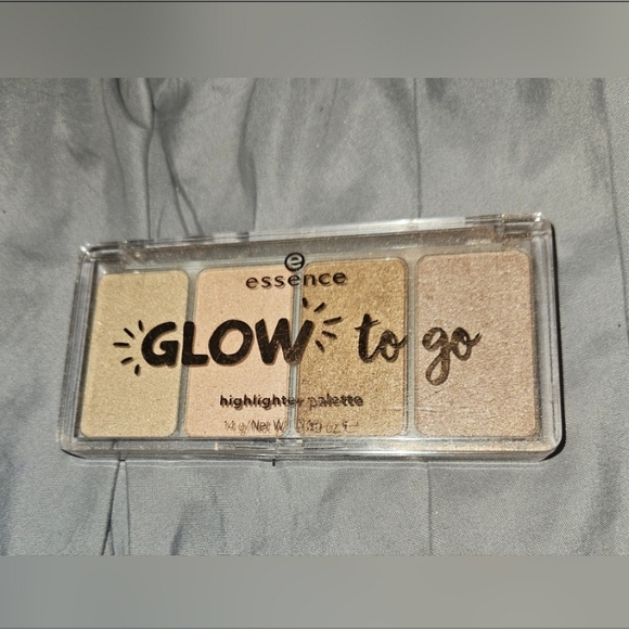 Essence Glow to Go Highlighter Palette 10 Sunkissed Glow - Picture 1 of 5